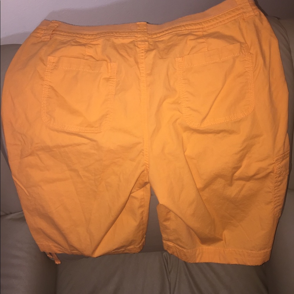 Shorts - Picture 2 of 3